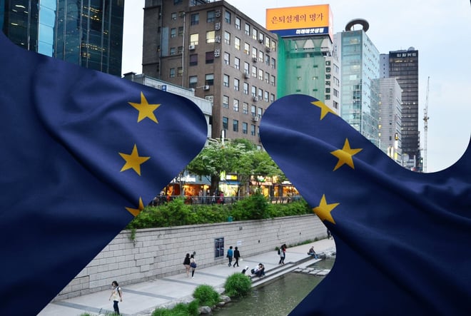 EU flagg kombinert med bylandskap fra Korea