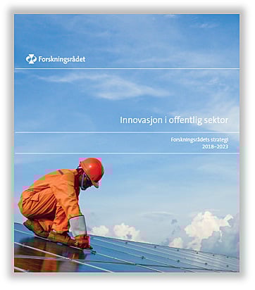 Framsidebilete av rapport med mann i arbeidsklede som står på solcellepanel og inspiserer noko